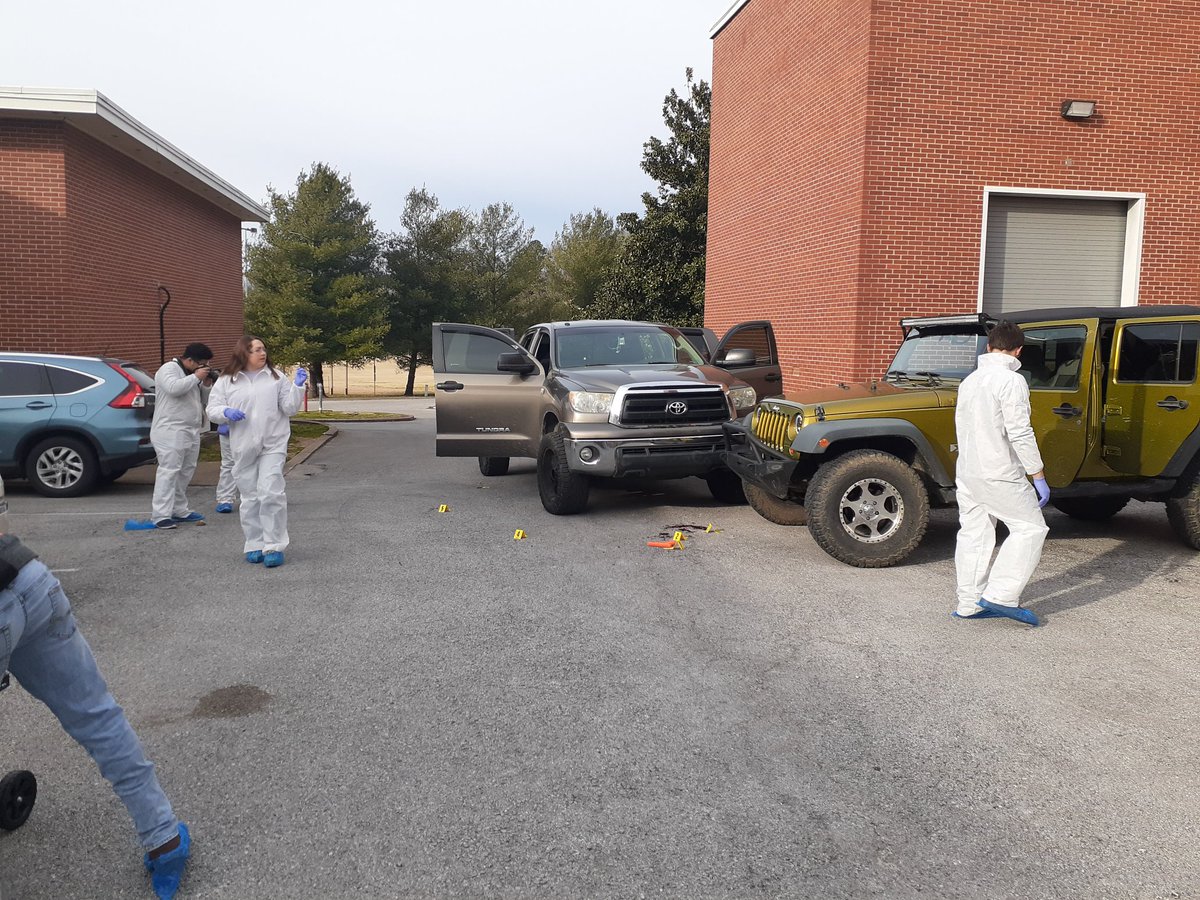 THSCJClub1's tweet photo. CJ II students worked on their mock crime scenes this week. #THSCJ @TullahomaHS https://t.co/sWzHTZWXsz