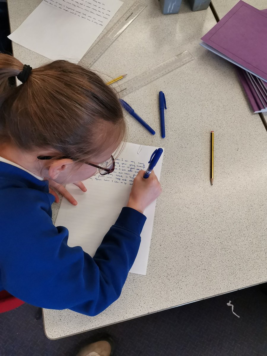 Spetisburyprim1's tweet photo. Working with @oneworldeduuk to keep our link going with our friends in China. Our penpal letters show our empathy for those children who have been in lock down for over 6 weeks. We're super happy that our fab school is still open! #growing&amp;maturing #schoolsopen #globalambassadors https://t.co/mTGmTGwx9U