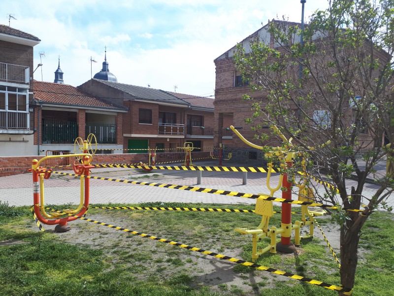Carbonero2_0's tweet photo. El parque permanecerá cerrado por motivo de Coronavirus y desinfección. Quedándote en casa te proteges tu y proteges a los más vulnerables. https://t.co/EWqzyhmcrm