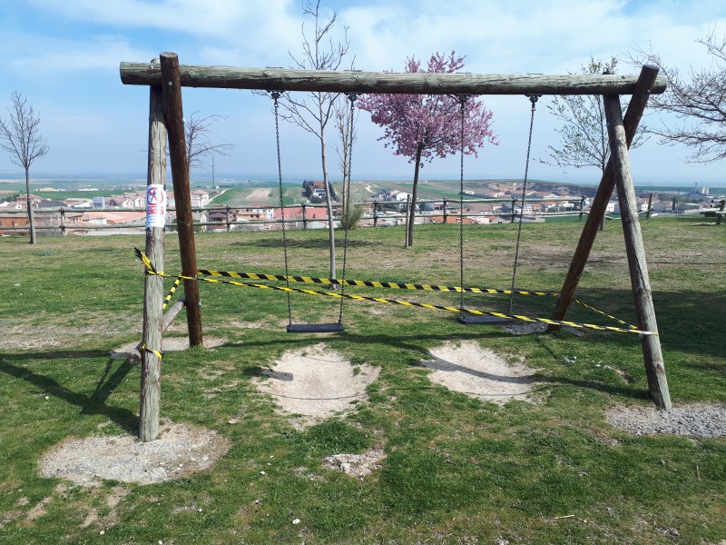 Carbonero2_0's tweet photo. El parque permanecerá cerrado por motivo de Coronavirus y desinfección. Quedándote en casa te proteges tu y proteges a los más vulnerables. https://t.co/EWqzyhmcrm