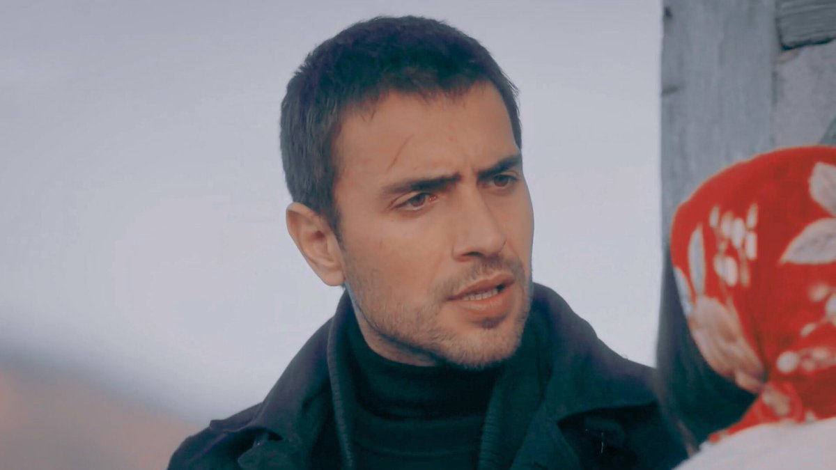 astepepics's tweet photo. 💛 • #UlaşTunaAstepe https://t.co/QcGsmCREhJ