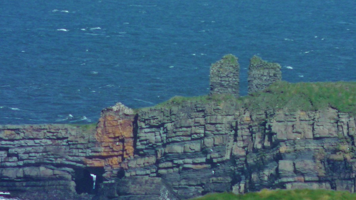 kerry_geo's tweet photo. We are loosing the #heritage 🥺. #LeckCastle located near #BromoreCliffs was build in 15th Century. There are small changes in the structure between 1909 to 2018. However #StormJorge took away a good bit of the remains . Photo courtesy of @BromoreCliifs #erosion @CHERISHproj https://t.co/PEWtg4gBE0