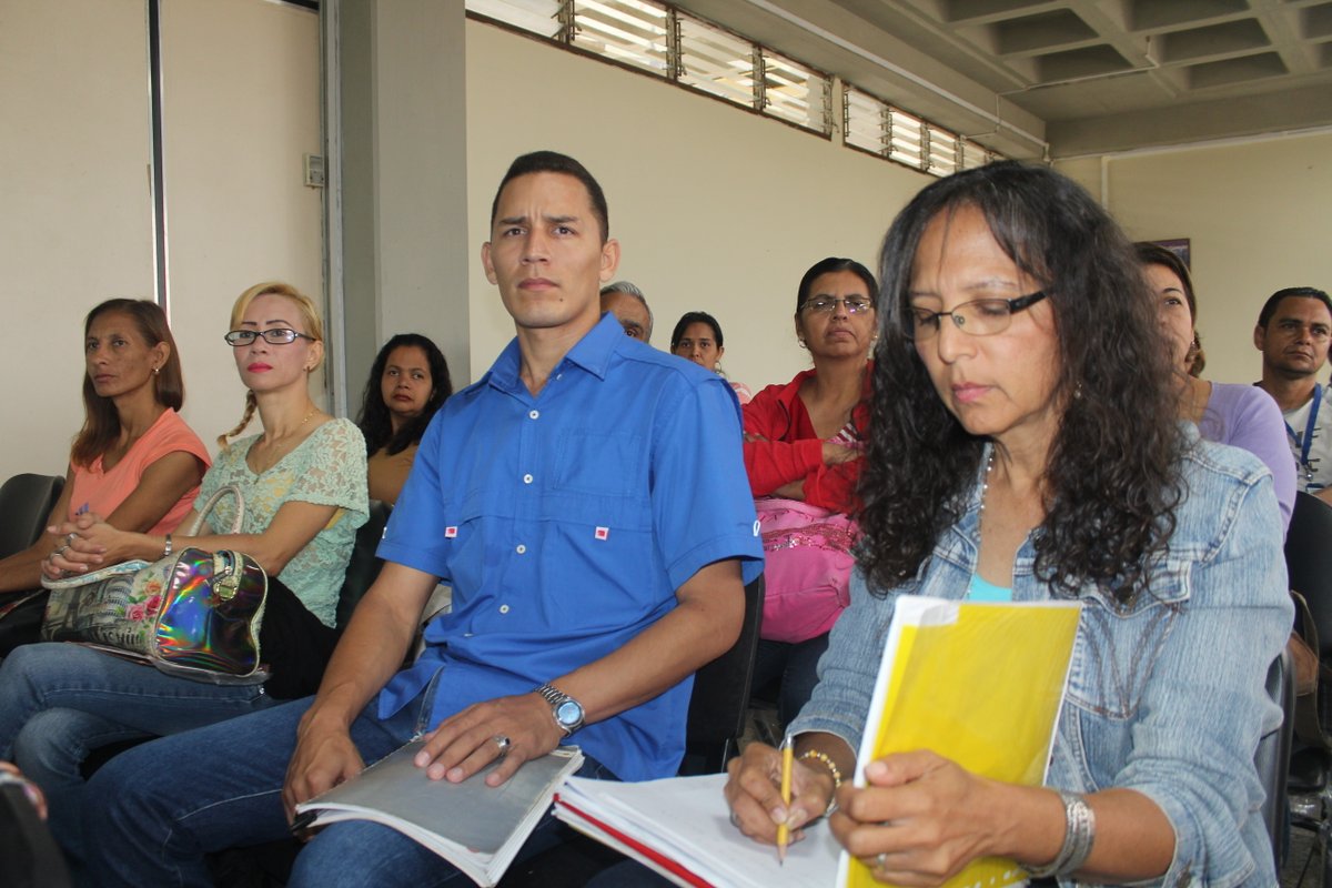 uptlara's tweet photo. #PNFAEnGestiónPublica DraLesdy Piña Directora de Estudios Avanzados"Iniciamos este estudio de cuarto nivel con el objetivo de formar profesionales para el desempeño de la función pública, que permitan desarrollar procesos novedosos en aras de transformar las funciones del Estado" https://t.co/awKi5e2Zlh