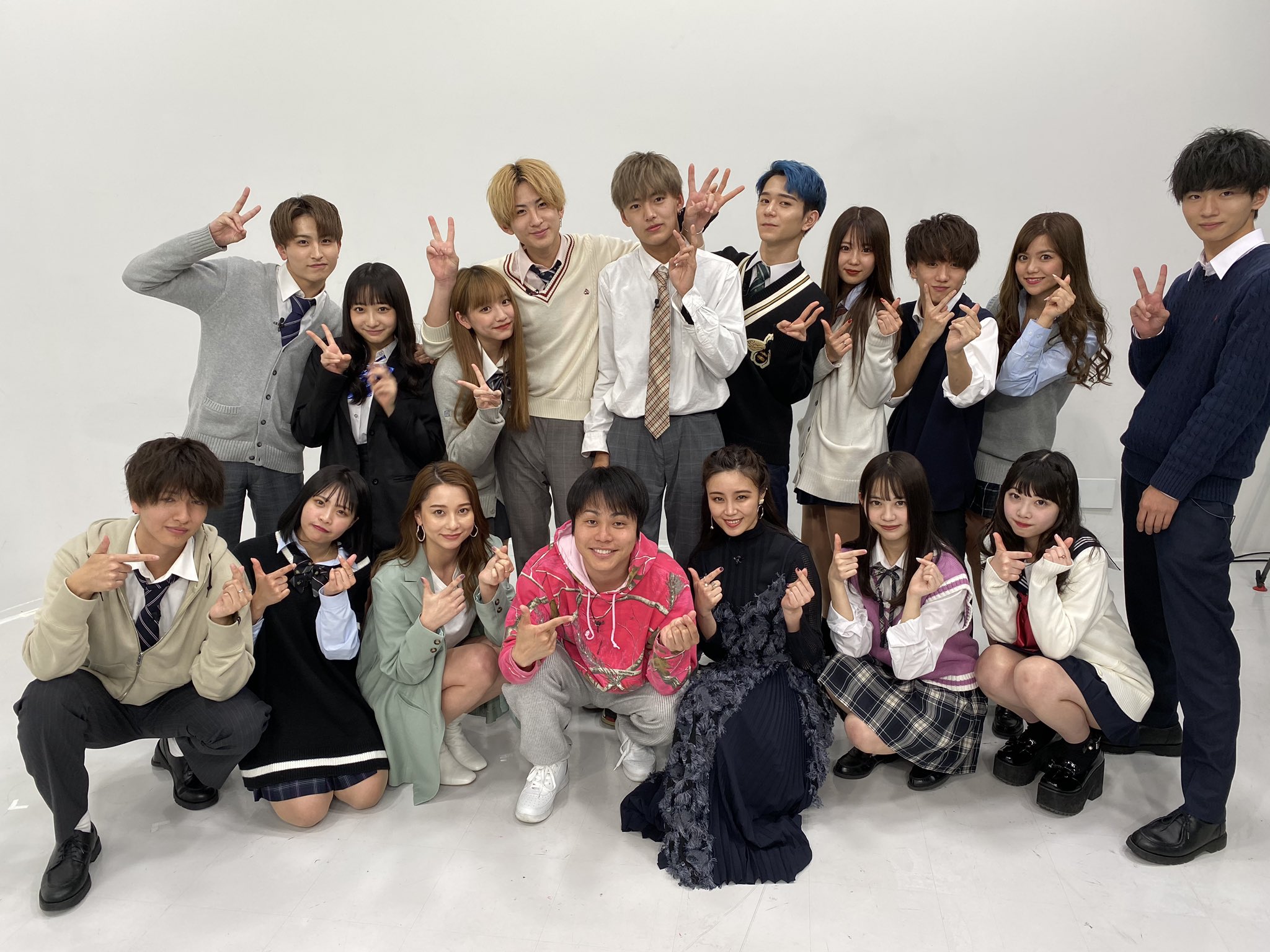 Nonstyle井上 ノンスタイル 今日好き の若い子達が 誕生日を祝ってくれました しかも 寄せ書きまで書いてくれて めちゃくちゃ嬉しいです これからも パパとしてみんなを見守れるように頑張ります Nonstyle井上 ノンスタイル 今日好き の若い子達が 誕生日を祝ってくれました しかも 寄せ書きまで書いてくれて めちゃくちゃ嬉しいです これからも パパとしてみんなを見守れるように頑張ります
