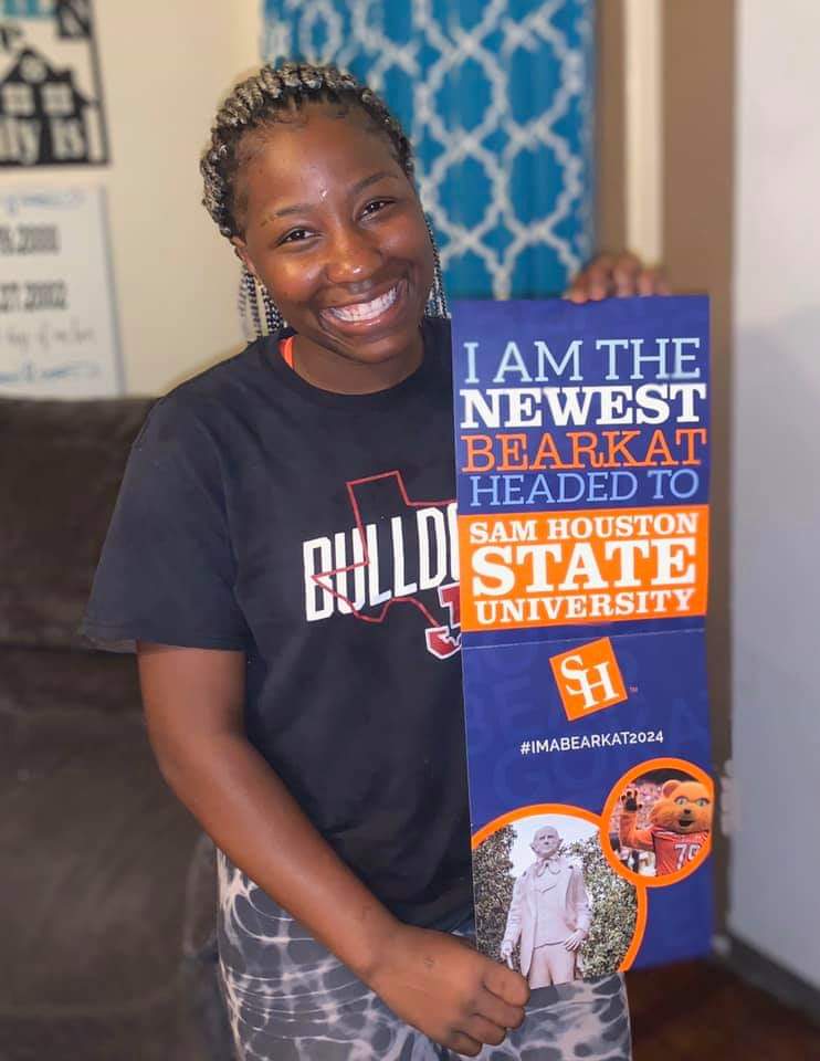 Congratulations Heaven Scott on your acceptance to Sam Houston State! Way to represent the Bulldogs!