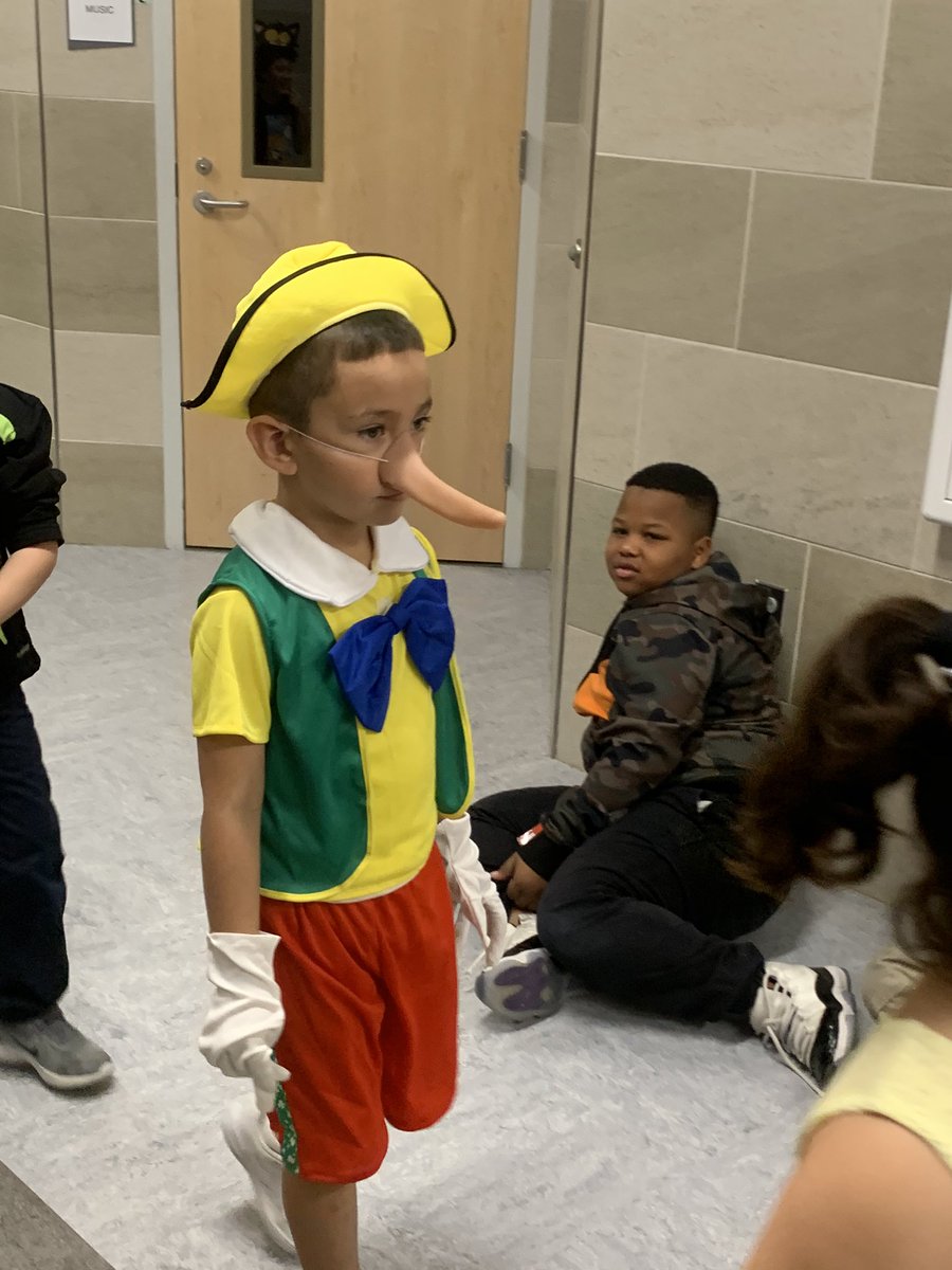 K-2nd Storybook Parade was so much fun!  Check out these characters! #thisisdietz