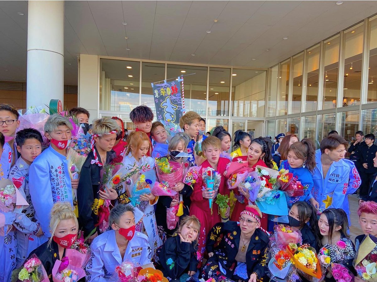 _yuga_0505's tweet photo. 大正中学校卒業式しました🌸
花くれた子とかみんなありがとう！
写真とかみんな送ってください！ https://t.co/ibJwjyX6hf