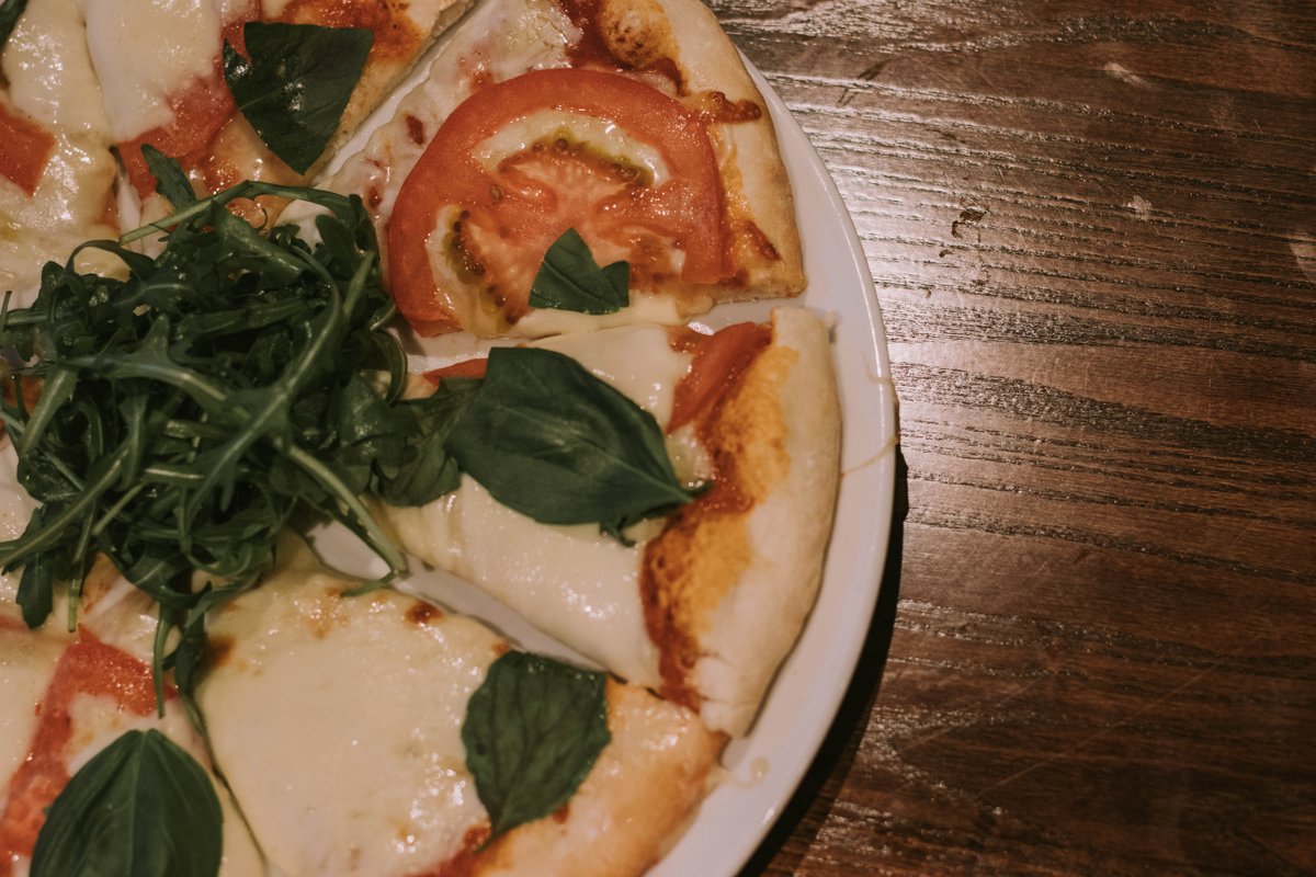 🍕 PIZZA &amp; PROSECCO FOR £20 🍾

For just £20, get a whole 12" pizza of your choice and a bottle of prosecco.

EVERY FRIDAY | 5-9PM
