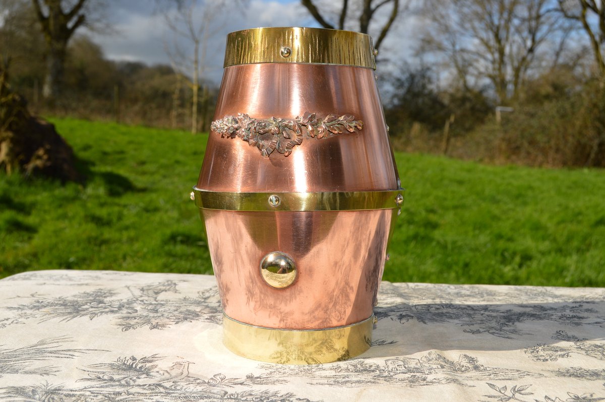 NormandyCopper's tweet photo. Heavy Copper Utensil Holder French Copper Utensil Pot Decorated Brass Banding Normandy Kitchen Copper Vintage Cutlery Holder https://t.co/pc33XiZPlo #copper #copperutensils #kitchenutensils #qualityvintage #vintagefrench #frenchcopper #copperandbrass #potsandpans https://t.co/B8cXn2I6CC