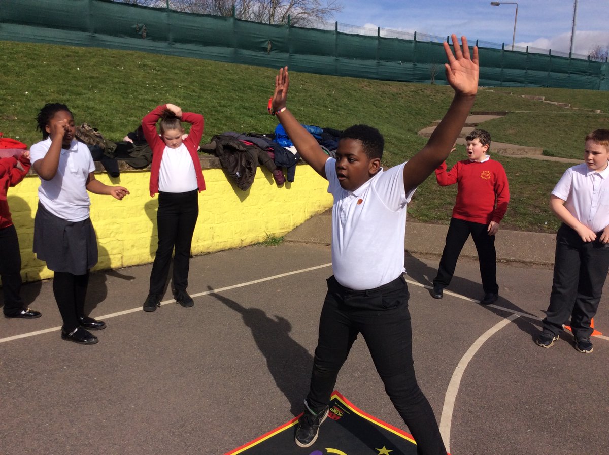 HenryWhipple1's tweet photo. #sportrelief #teamwork #participators #fitness https://t.co/JO3PWVqBsa