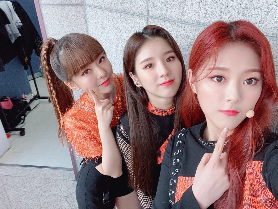 loona_the_trans's tweet photo. [FANCAFE] #LOONA 1/3 3周年

🔗https://t.co/3AdENUaZqB

#3yearswithloona1Δ3 #이달의소녀 #今月の少女 @loonatheworld 

(1/5) https://t.co/uwYswoJMu0