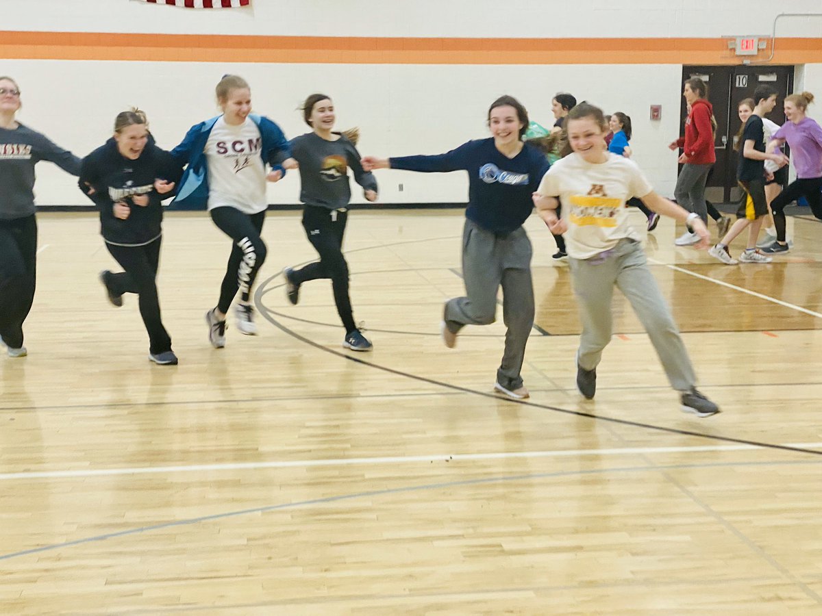 rivervalley_tf's tweet photo. Great 1️⃣st week of practice! Running, jumping, lifting, stretching, relays, throwing, tag, FUN! https://t.co/MdYxApEsrs