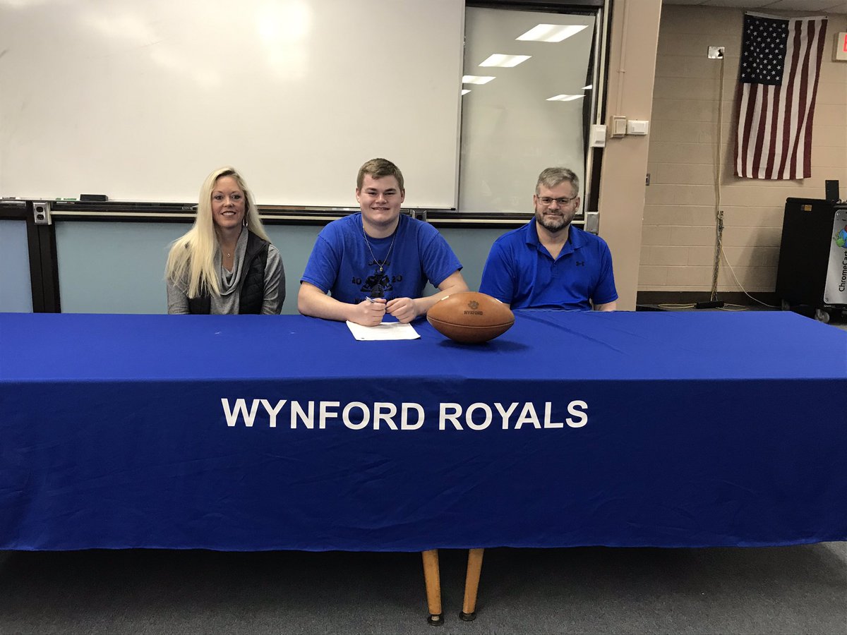 zachary_holden's tweet photo. Gavin Leffler puts the pen to paper! The @WynfordFootball senior is heading to @TUDragonFB next year! https://t.co/m5jN5jvZhM