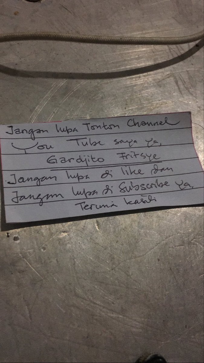 bimaprashadana's tweet photo. Ada pengamen di deket rumah gue, bapak-bapak udah tua, beliau ternyata punya youtube channel namanya “Gardjito Fritsye” please buat subscribe &amp; like videonya ya, thanks. https://t.co/ho4kSmpRAs
