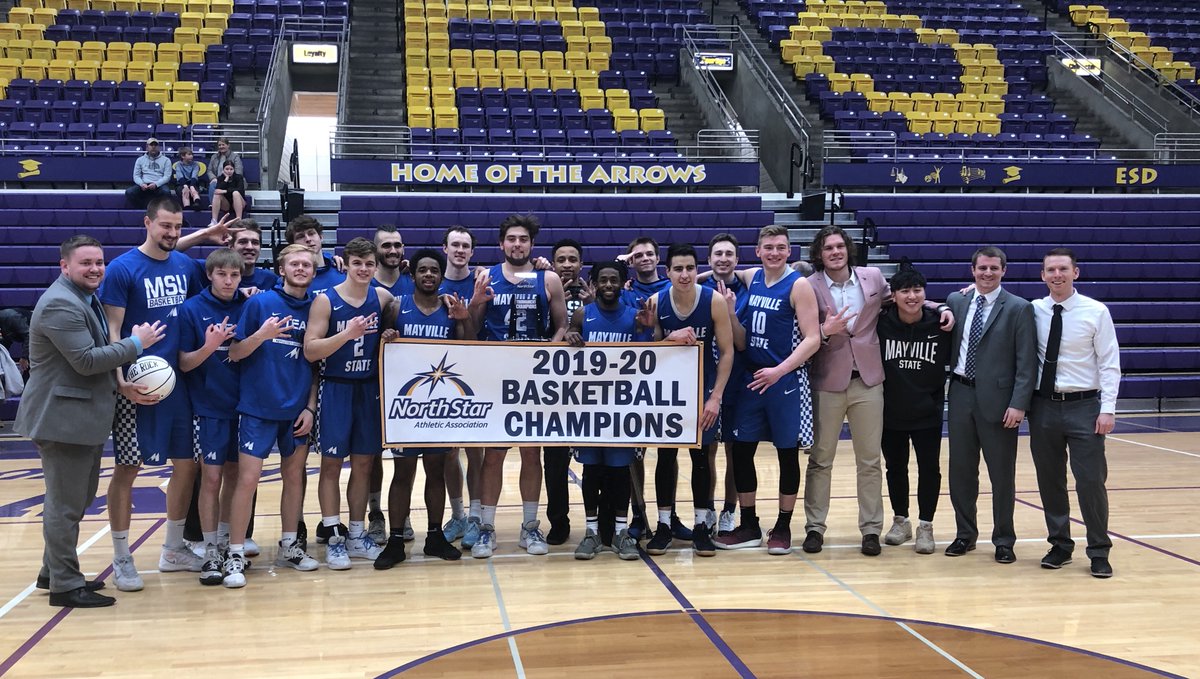 DarrenTighe20's tweet photo. 1 game doesn't define us. I am heartbroken for our team, especially our seniors, for not being able to play in the round of 32. However, it doesn't change what they overcame and what they accomplished together this season. 11 new players=same results. The battle was still won!!! https://t.co/6Zo7ESOmIX