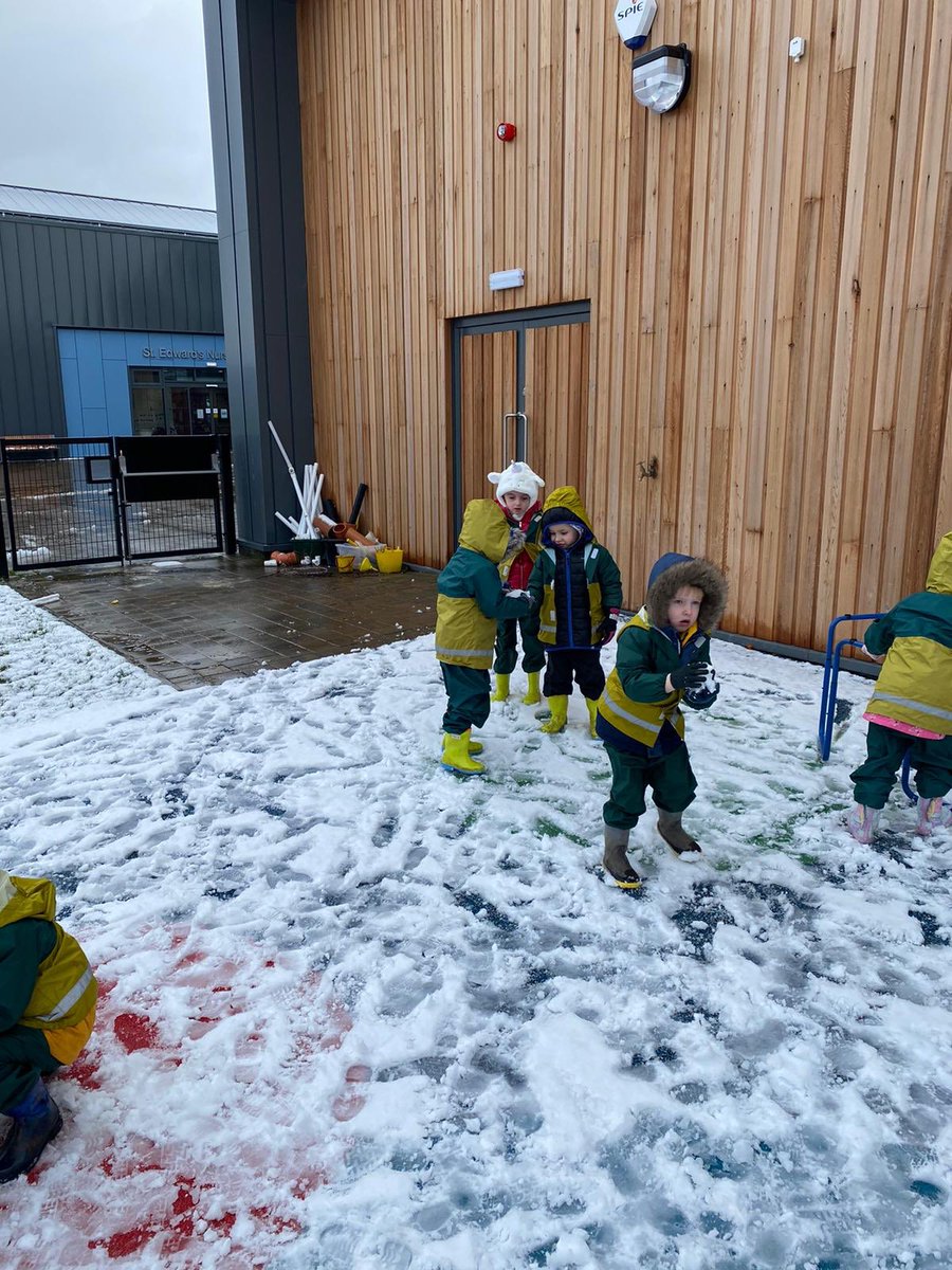 TollbraePS's tweet photo. Tollbrae nursery having fun in the snow #freezingfeet #winterwonderland https://t.co/0W0eA9utrA