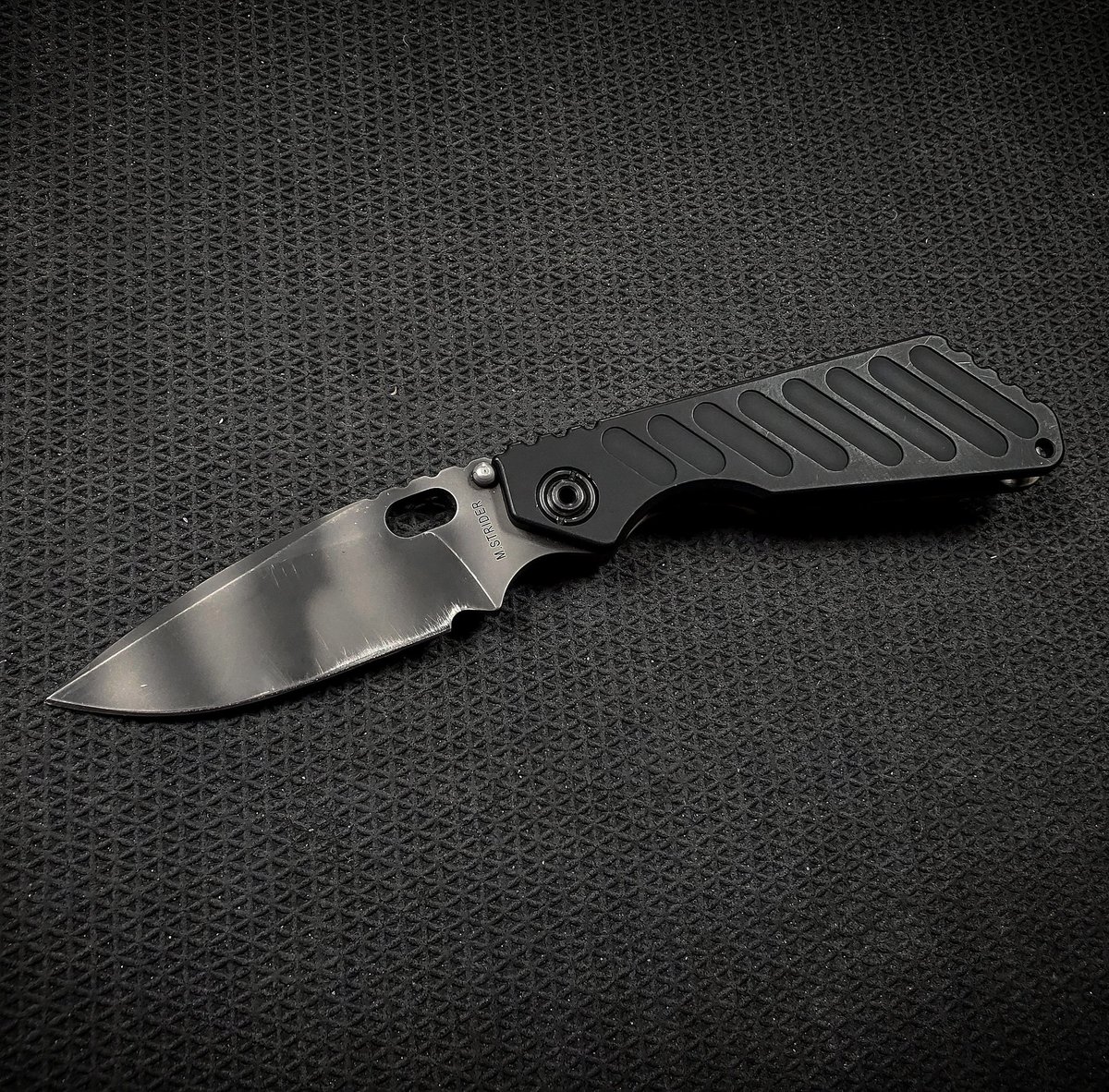 Metal_Complex's tweet photo. The @striderknives SNG - I never knew just how much I needed it. Check out the full review here - https://t.co/4NmLMNaBtf
.
.
#striderknives #stridersng #knife #knifecommunity  #knifenut #knifepics #knifelife #knives #edc #pocketdump #knifecollection #knifeaddiction #edcknife https://t.co/WHjgg2Iu5c
