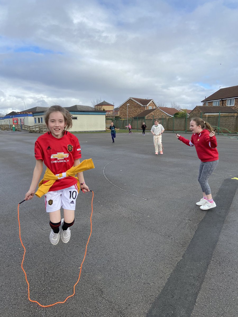 LakesideYork's tweet photo. Team Elder skipping in Geography and doing high intensity maths - it must be sports relief #makemarchmove #lakepe https://t.co/aTFUOmnvs3