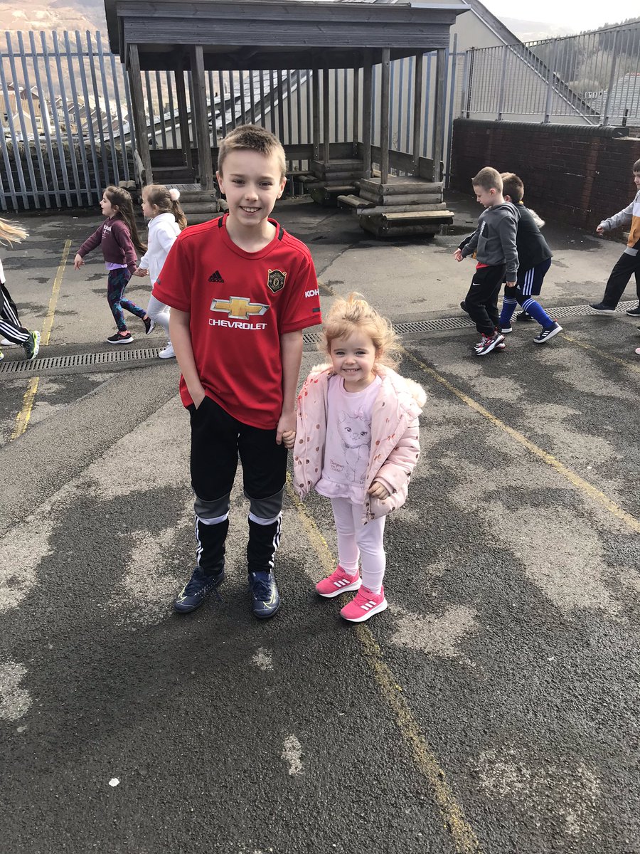 parc_primary's tweet photo. Weβve walked a mile for sport relief today! We had a great time!! #parcprimary #sportsrelief #teamworkmakesthedreamwork https://t.co/201iGRComi