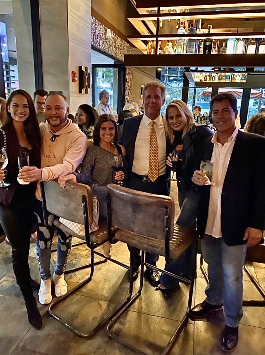 goodspiritsftl's tweet photo. Good times...Good food...Good Spirits!!! The hours are happier with friends!!! Join us for Happy Hour M-F from 4-7 at Good Spirits Restaurant! 1/2 off premium well drinks, wines by the glass &amp;  beer!!! 🧡👯‍♀️🍷🥃🍺 #friday #weekend #happyhour #lunch #dinner #cocktails #wine #beer https://t.co/FMLozR5JMl