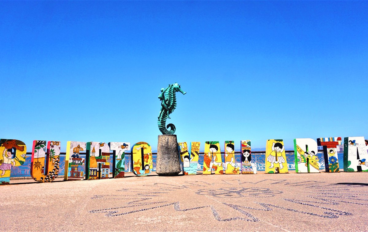 carolcruising's tweet image. I finally found out why #PuertoVallarta in #Jalisco #Mexico wins so many hearts and stay. Here are 10 reasons. via @carolcruising tinyurl.com/r3g3fq4
