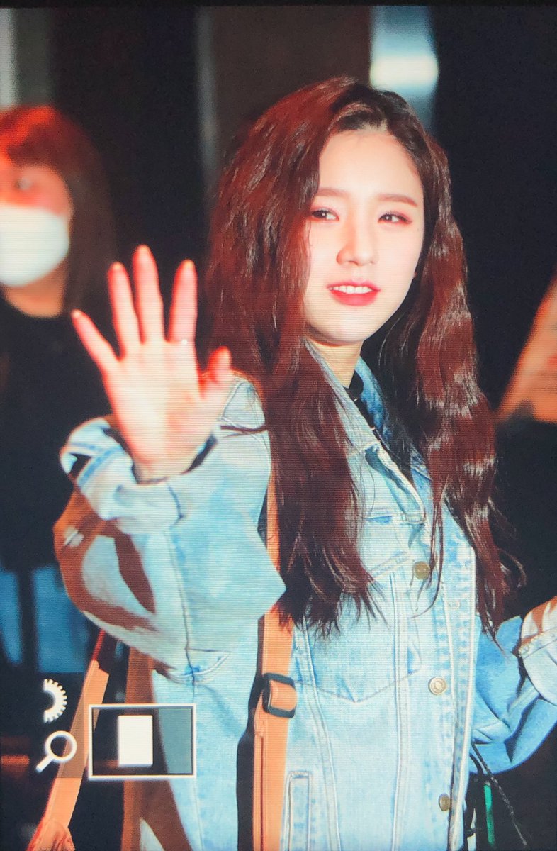 3/13/20hi heejin i just went to track prwctice and i always think about 1/3 when i run hdjsjsdh also i am on spring break now and i’m so excited to catch up on all the loona videos that i havent been able to watch aaaaaa ily ily i hope youre having a good day