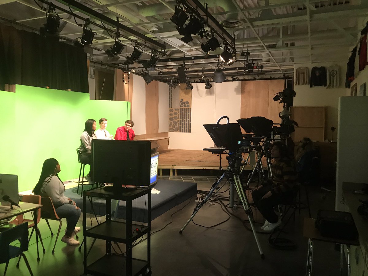 dustincullen's tweet photo. Thank you @LincolnLiveTV for a great show this morning sharing very valuable information with our students and staff! What an impressive production. @jessicaslocum3 @BetzBel @Jeremy_Lahman @GLHS_Athletics @SteveBarrett51 https://t.co/LgnwVDyjwF