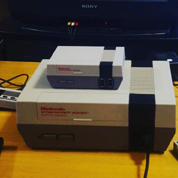 Bitwyze2's tweet photo. Mini nes, meet big nes . Super cool retro tech #Nintendo #console #nintendomini https://t.co/xQT0nu4MHV