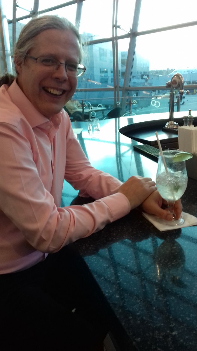 ForysiakWladek's tweet photo. Glad to bump into Seb Savory of @Cambridge_Uni and @transnet_pgm at San Diego airport and share views on events of the week over a margarita. Looking forward to @ofcconference #ofc21 next year, and before then @ECOC_Conference and @ECOC_Exhibition. https://t.co/EnJ2Jgb3Eg