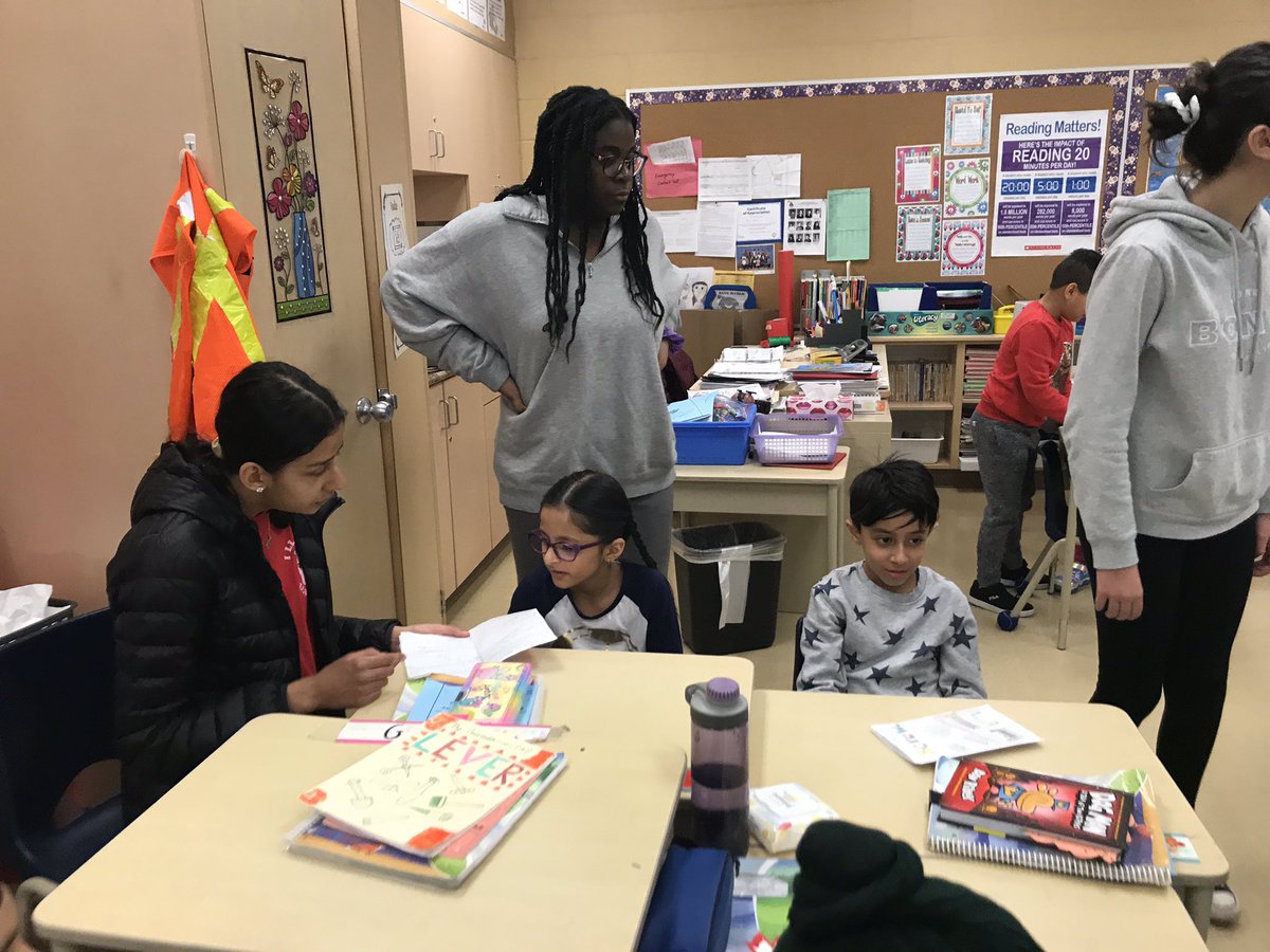 ms_braich's tweet photo. So much praise going around this room! They did it!! @PujaMohal Grade 2s presented their Simple Machines books, as Grade 8s continued their learning of Systems that include these simple machines! https://t.co/CYLvL9aOMt