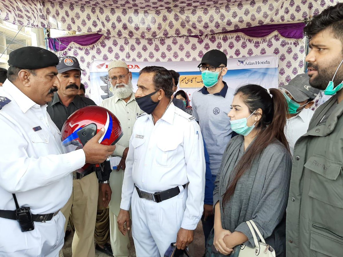 rachydgalaxy's tweet photo. #RoadSafetyProject 
RACH Galaxy In collaboration with Atlas Honda Company Distributed Helmet and &amp; Side mirror to avoid Head Injuries and Accidents.
We are very thankful to our volunteers who joined us in a good causes.This activity lead By our Own Rtr Basit
#roadsafety #rotaract https://t.co/eHPyS0C0V0