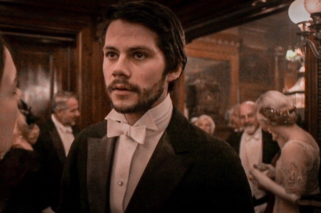 deansbriar's tweet photo. dylan o’brien in a suit. that’s it. https://t.co/4242gRW949