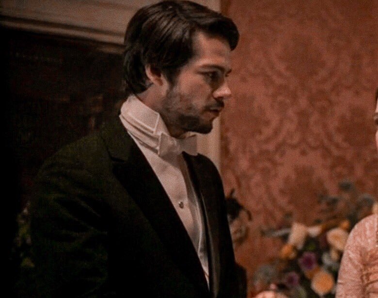 deansbriar's tweet photo. dylan o’brien in a suit. that’s it. https://t.co/4242gRW949