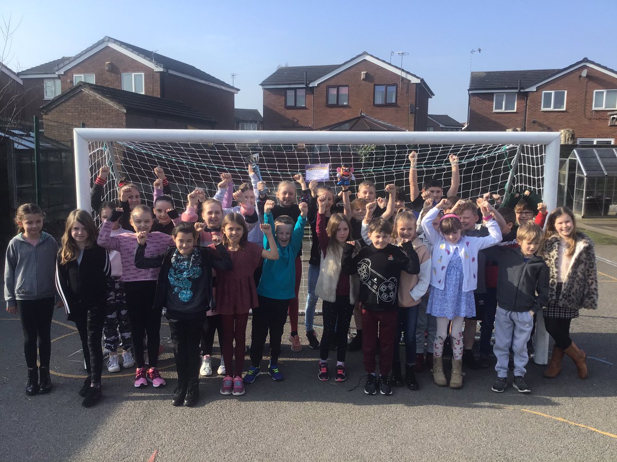 LSM_Headteacher's tweet photo. #BeBoldFri at #teamLSM brought to you by @Maccathebarber and it’s all about the fun! Never a truer word spoken by @johnbryantHT Positivity is the way forward @chrisdysonHT @drewpovey @LeadingSchools_ @LeadingLearner @stthomasce @Gardine13Sophie 
#bebold https://t.co/O4BE8ALllz