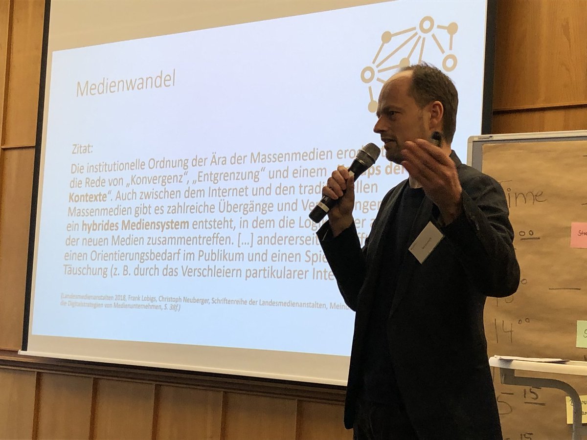 AgChat Germany (@agchatde) on Twitter photo „Der aktuelle Medienwandel bringt einen ‚Kollaps der Kontexte’ mit sich.“ <a href="/_grossarth/">Jan Grossarth</a> #AgChat20 „Der aktuelle Medienwandel bringt einen ‚Kollaps der Kontexte’ mit sich.“ <a href="/_grossarth/">Jan Grossarth</a> #AgChat20