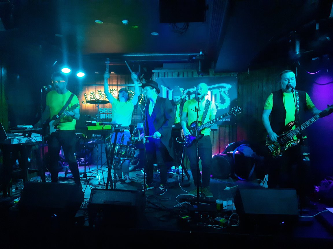 Fighting Spiders tweet media