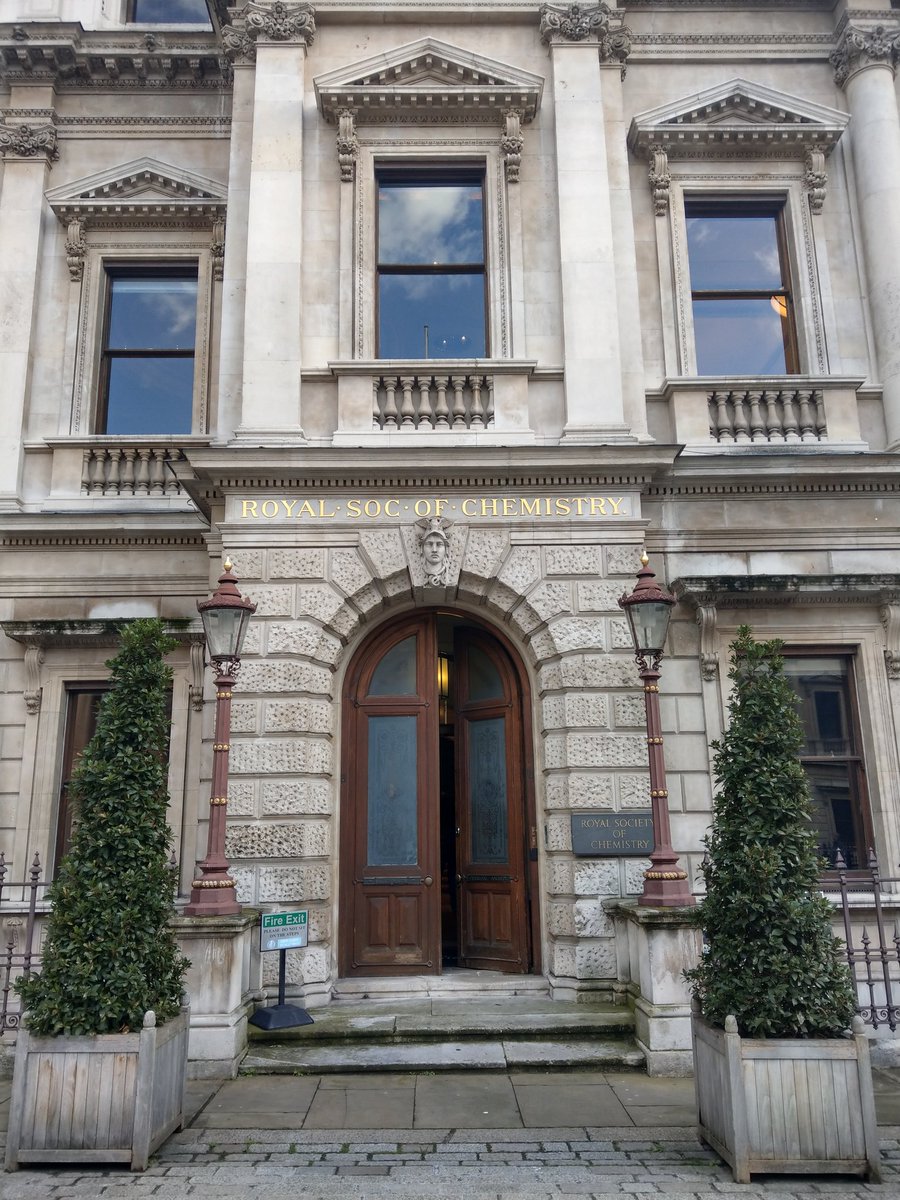 RSC_BMCS's tweet photo. A lovely chilly and sunny day in #London for the #AGM and #committeemeeting @RoySocChem
We're excited for the all the discussions on #Conferences #meetings #bursaries #grants #bmcs_esg
#medchem #DrugDiscovery #chemistry https://t.co/29Wq8dRzWv