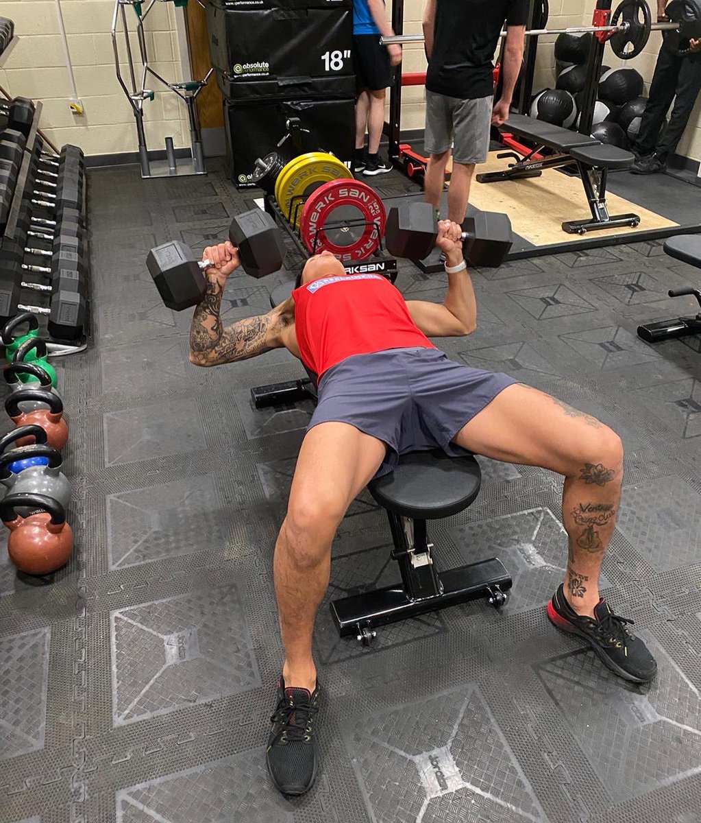 Another week done out here with the bro <a href="/ChezNihell/">Chez Nihell</a> <a href="/chez/">Cheryl Louise Croly </a> in the home of the <a href="/armyboxingteam/">British Army Boxing Team 🔴🇬🇧🔴</a> <a href="/ArmySportsLTRY/">British Army Sport Lottery</a> <a href="/1PWRR/">1 PWRR</a> #RAW #WAR 🇬🇧🇵🇭🥊