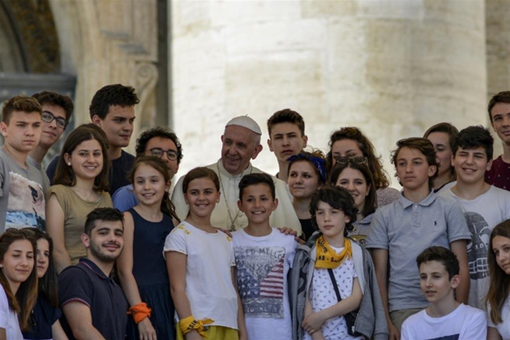 CEInews (@cei_news) on Twitter photo #Gmg2020. #PapaFrancesco ai #giovani: fatevi #prossimo a chi soffre, troverete la #felicità
#6marzo #Lisbona #solitudine #connessione <a href="/vaticannews_it/">Vatican News</a> #JornadaMundialdaJuventude #Portugal #JMJ2022 <a href="/LaityFamilyLife/">Laity Family Life</a> #Messaggio
ceinews.it/?p=26182 #Gmg2020. #PapaFrancesco ai #giovani: fatevi #prossimo a chi soffre, troverete la #felicità
#6marzo #Lisbona #solitudine #connessione <a href="/vaticannews_it/">Vatican News</a> #JornadaMundialdaJuventude #Portugal #JMJ2022 <a href="/LaityFamilyLife/">Laity Family Life</a> #Messaggio
ceinews.it/?p=26182