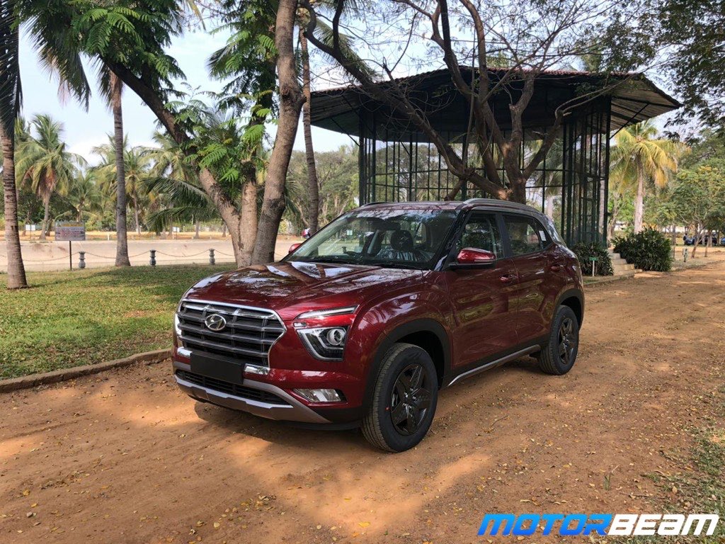 MotorBeam's tweet photo. Check out the detailed shots of the new generation #HyundaiCreta with a new design language. Sleepless nights for the #KiaSeltos or no? Tell us what’s your opinion about this car #MotorBeamers. https://t.co/BfGd1xzPFI