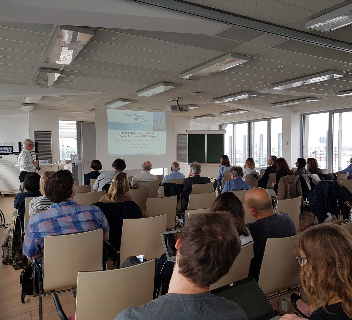 Prof. Heck from @UtrechtUni talks about "A #mass #spectrometric detailed #molecular view at #ANCA targets" at the <a href="/RELENT_EU/">RELENT project</a> #International #Symposium