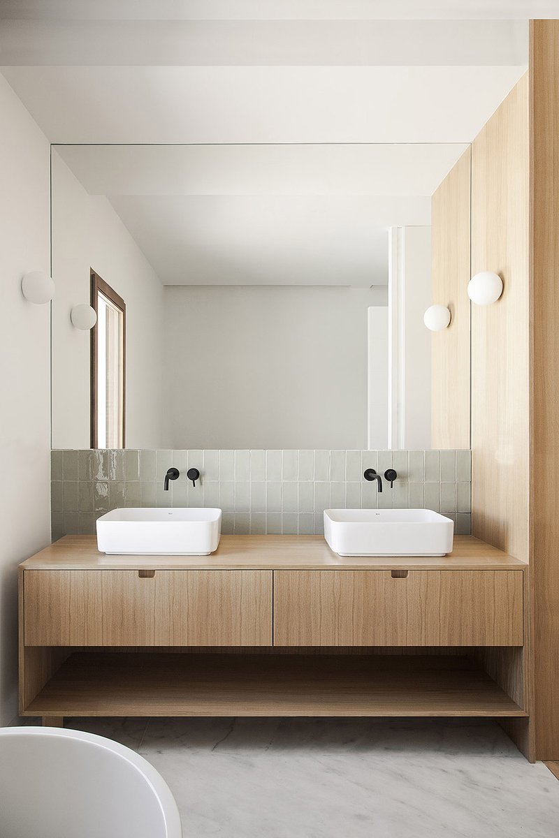 Interior_es's tweet photo. La #Casa JM es un espacio flexible que busca la luz y el aprovechamiento del espacio exterior, desdibujando los límites entre la #vivienda y el entorno protegido con el que linda. El autor del proyecto es #MadeStudio
-> Fotos: Made Studio
-> https://t.co/PLQ93TYhbh
-> #Valencia https://t.co/Qi7zUGVkSs