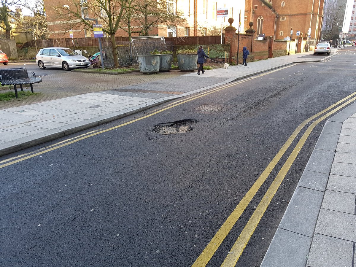 raoul_nardin's tweet photo. @ContactCroydon a large pothole has appeared again in Poplar walk, Croydon. https://t.co/IIvqFxuo86