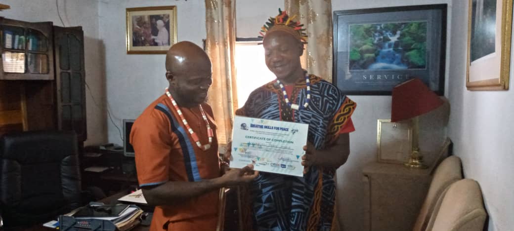 loyocameroon's tweet photo. After supporting Michael's rehabilitation for 3 years via the #CS4Peace project @GHRfoundation while in prison, he gained his freedom after 16 years instead of 40 years thanks to his transformation, good conduct &amp; acquired skills.
Read More:
https://t.co/DlItGkJLCt
@PrisonPolicy https://t.co/MVF3tQ4fZU