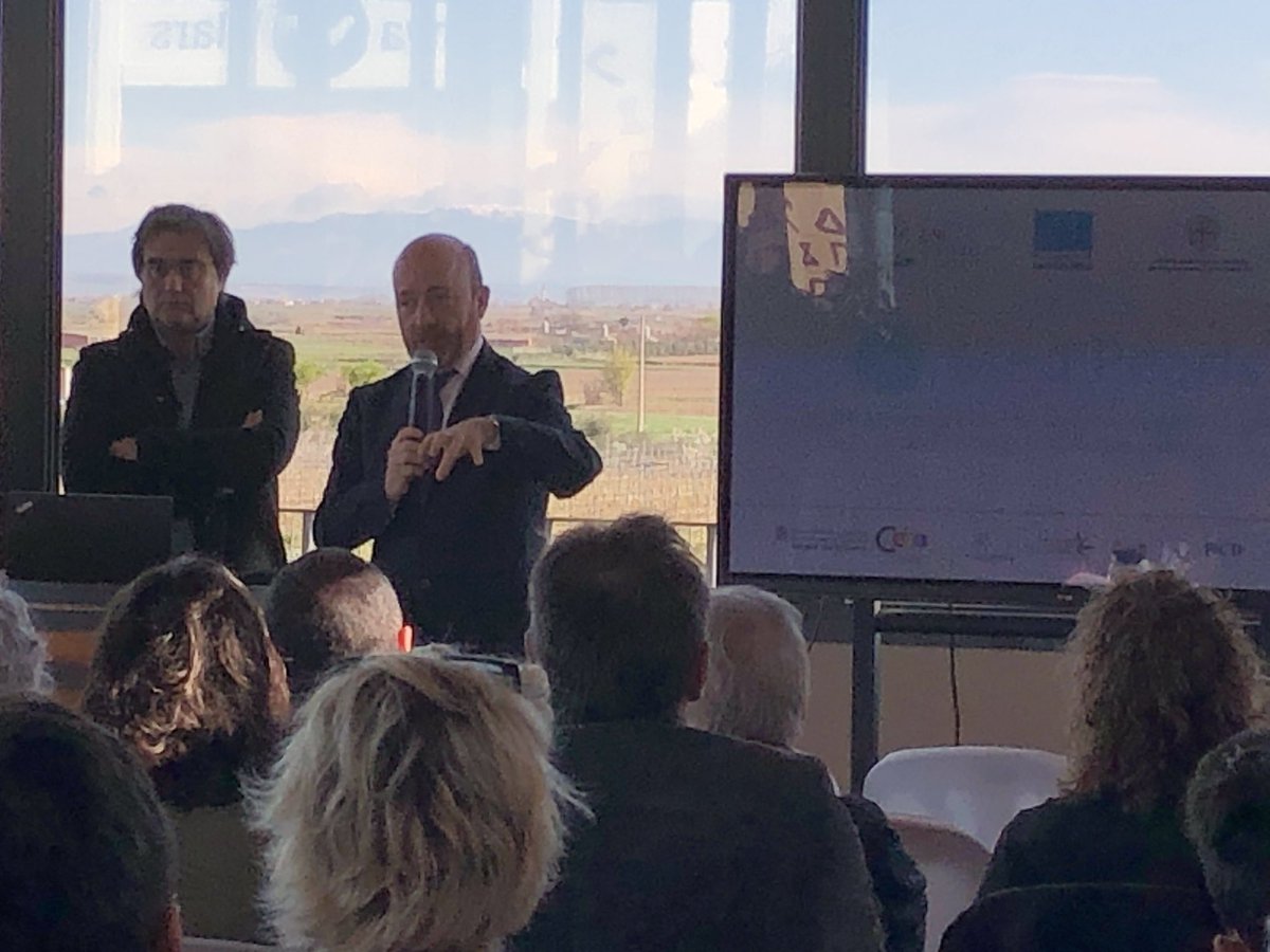 ajunt_arbeca's tweet photo. Compromesos amb #slowtourism El Celler @VinyaelsVilars d'Arbeca acull la presentació del projecte #Medpearls a Les Garrigues.
Desestacionalització
Diversificació 
Digitalització 
Desenvolupament https://t.co/vkvOepOqud