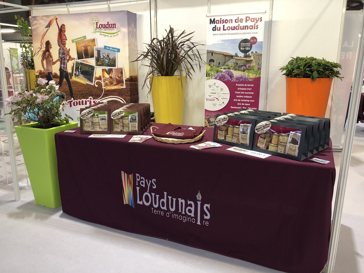 MdPLoudunais's tweet photo. La Maison de Pays vous attend au salon Proxy’ Loisirs sur le stand du Pays Loudunais. Samedi de 10h à 19h et dimanche de 10h à 18h. Venez nombreux. https://t.co/9YqK9DyNbt