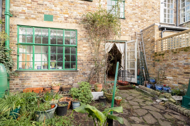 JDWandCoChelsea's tweet photo. Want a project? We have just launched this wonderful house with great development opportunity (STPP) on Oakley Street £2,950,000 Freehold | https://t.co/ApLkOnoHU6 | #fixupfriday @rightmove #johndwoodandco https://t.co/aww6hCqaER