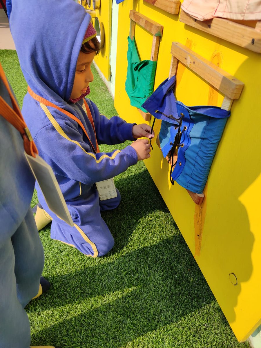 Petals_130's tweet photo. Creative Wall Activity in Petals PreSchool
Our little petalians are learning new things from the Creative Wall like buttoning, sounds differentiation, door locking & unlocking
#petals #petalspreschool #school #preschool #playschool #creativewall #learning #knowledge #buttoning https://t.co/Hx7df8Ih4U