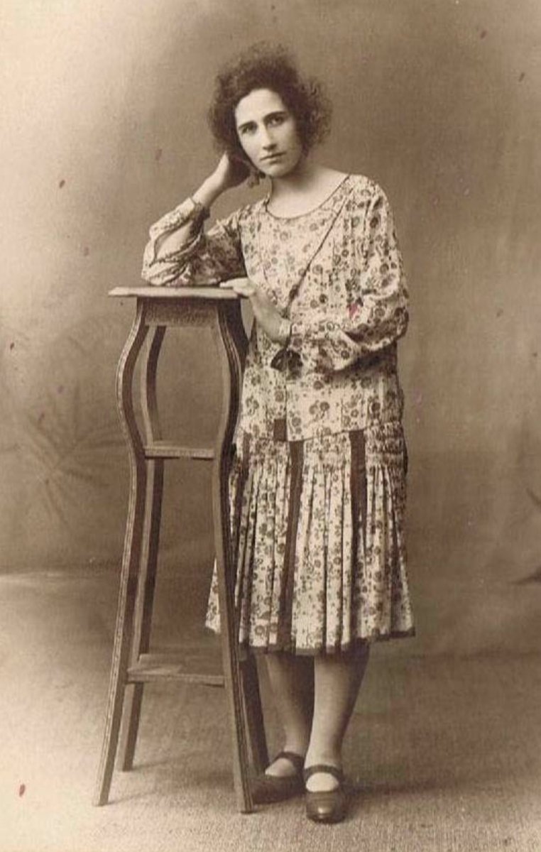 6 March 1900 | Jewish woman Julia Guerstein (nee Nahon) was born in Cairo in Egipt. She lived in France. She arrived at #Auschwitz on 6 February 1944 in a transport of 1,214 Jews deported from Drancy. She was amon 999 people murdered in gas chambers after the selection.