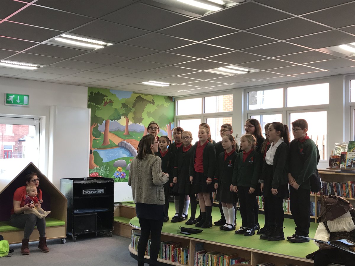 aura_wales's tweet photo. Thank you to everyone who joined us yesterday for the official launch of the newly refurbished Flint Library and Wellbeing Hub!
So wonderful to see so many people from the community coming together to celebrate our library service! 📖
#ThankYou #AuraLibraries #WellbeingWithAura https://t.co/0yYHpst1vf